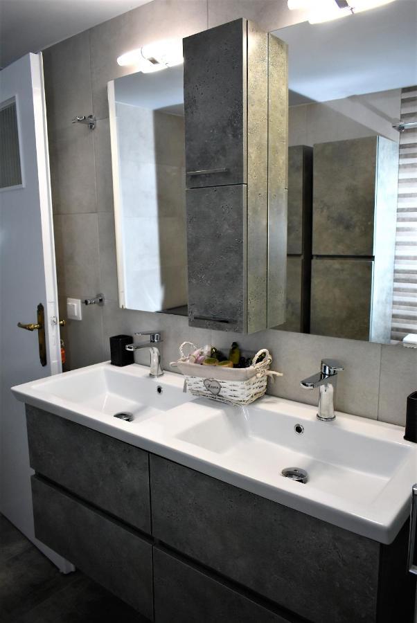 High Quality 110Qm 2Br At Simos-Lux-Apartment アテネ エクステリア 写真